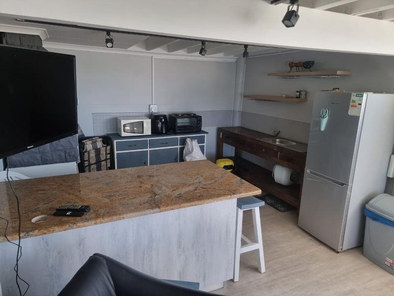 To Let 6 Bedroom Property for Rent in Outeniqua Strand Western Cape